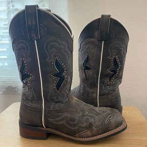 EUC Women’s Cowboy Boots - Size 8.5